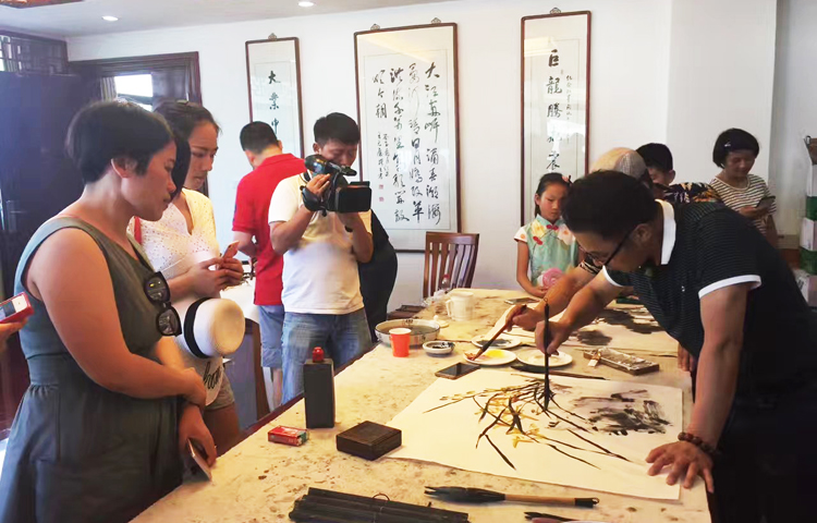 扬州八怪书画院写生创作基地在兴化李中水上森林景区挂牌成立
