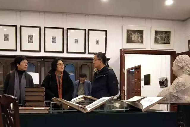 “李庚教授收藏欧洲古典铜版画图书特展”吸人眼球