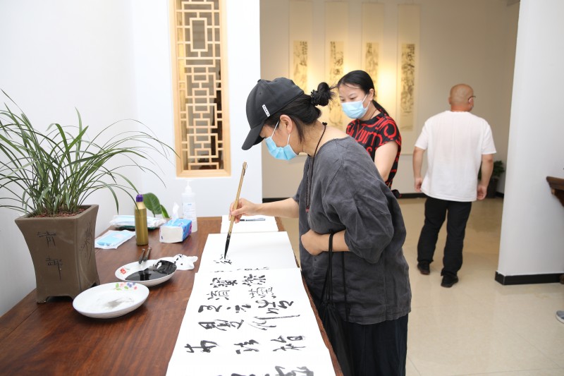 第二季个山八友画展在北京举行