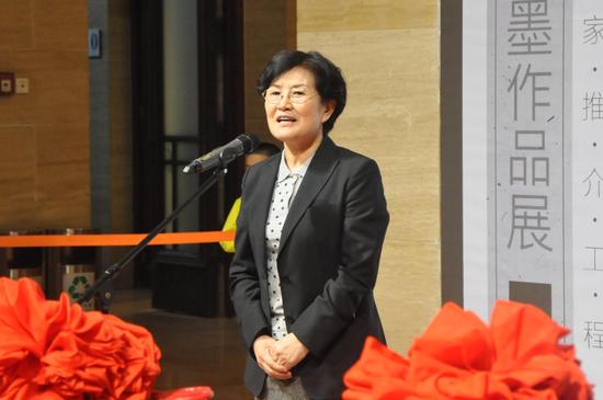 河南省文化厅厅长杨丽萍在开幕式上致辞
