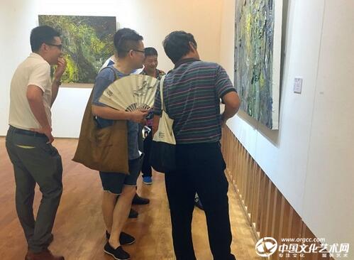 杨培江作品展在湖北荣宝斋举办 感受自然与魔幻