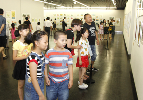  “我爱你•融合教育”公益画展在江苏省美术馆开幕