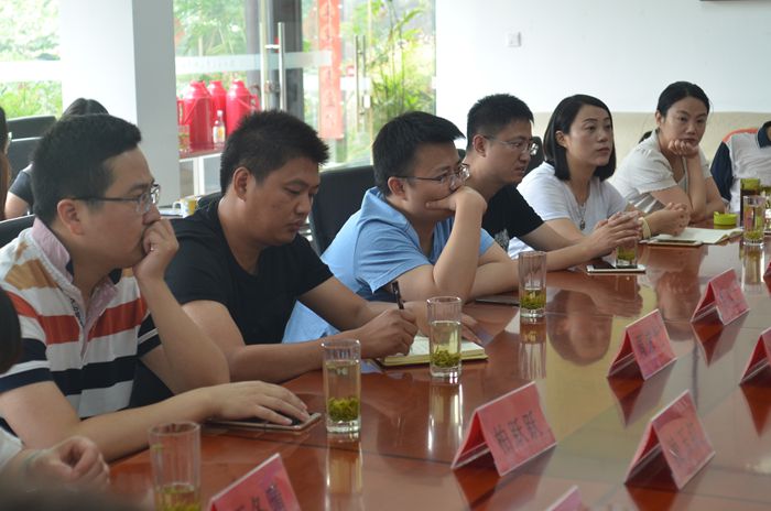中国作协网络作家、青年作家座谈会在扬州市文联召开