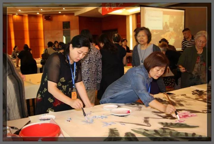 中国女画家协会第一届五次理事会在京召开