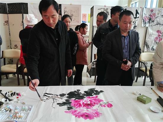 徐州市设计艺术家协会重阳节献爱心