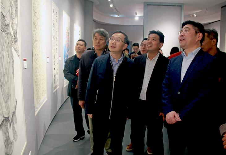 “时代放歌——扬州市庆祝改革开放四十周年书画作品展”开幕