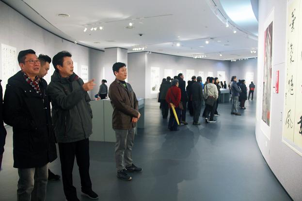 “时代放歌——扬州市庆祝改革开放四十周年书画作品展”开幕