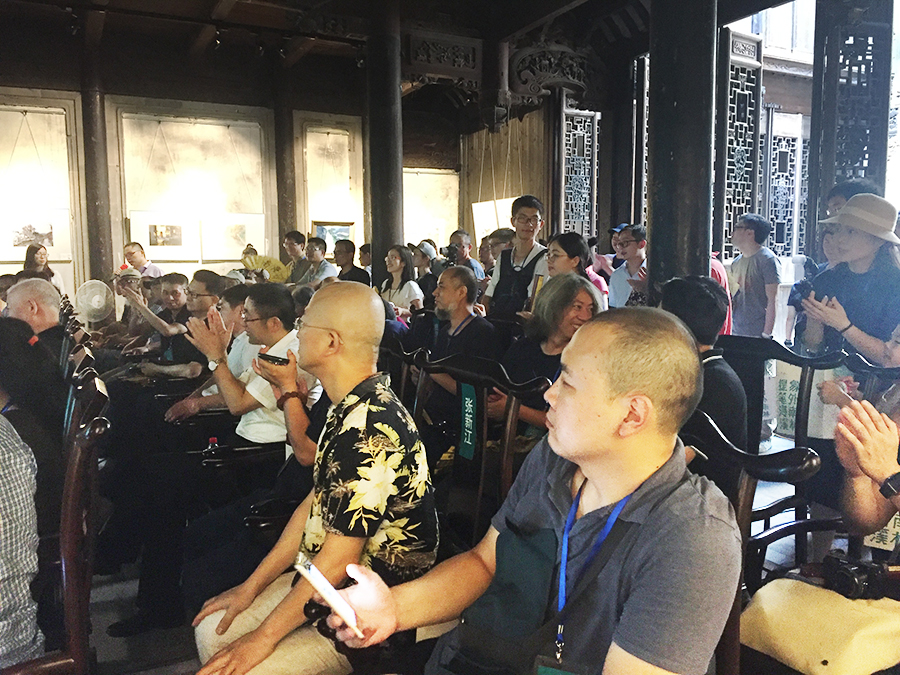 象外南林提笔浔溪首届南浔水乡文化艺术作品展开幕